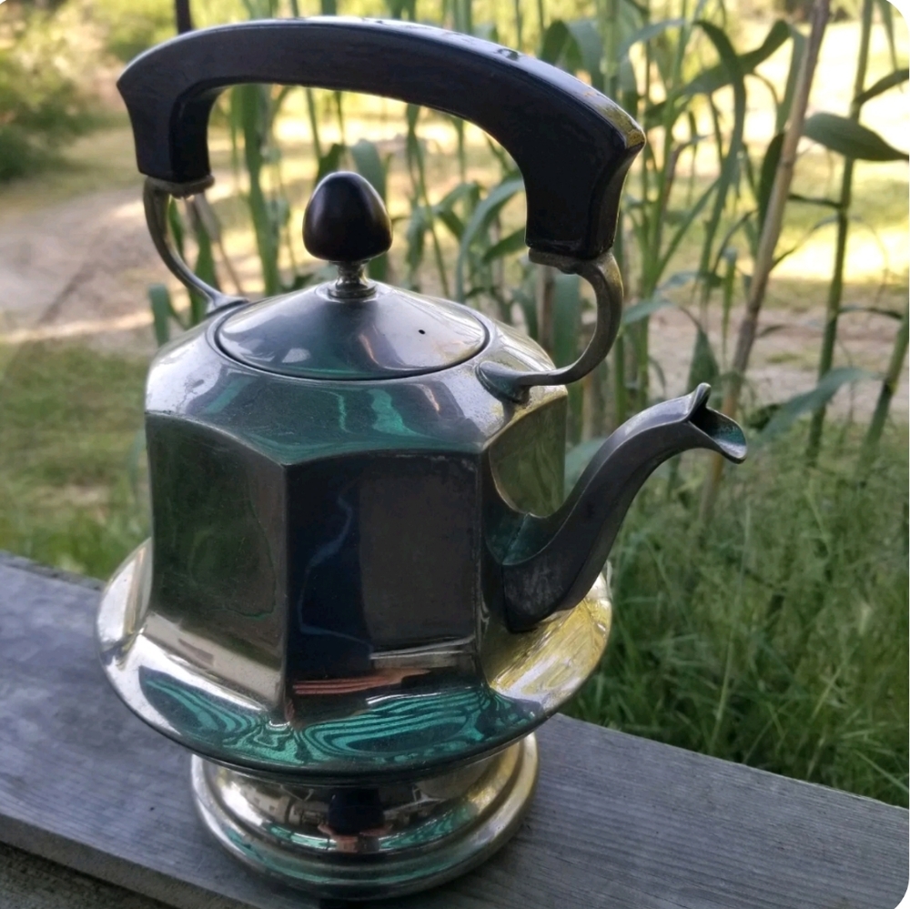 Antique Art Deco Electric Tea kettle made by Manning Bowman in 1917